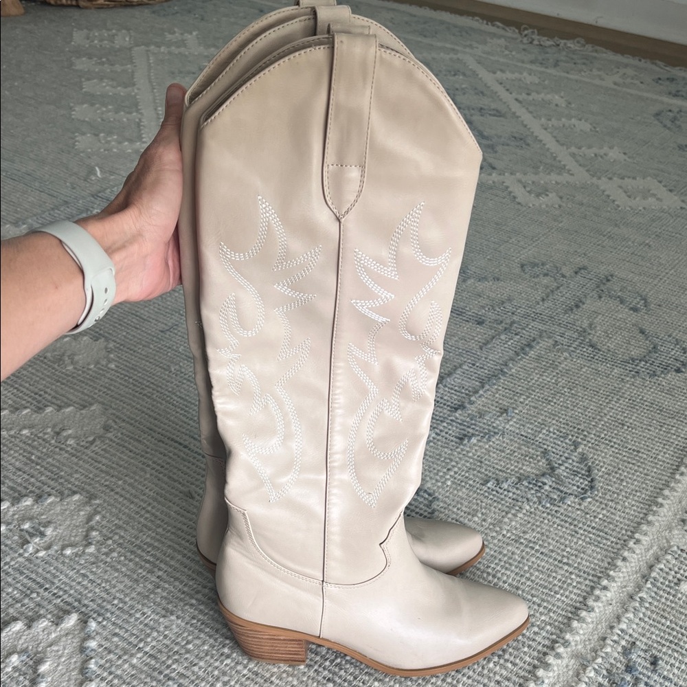 Billini Cream Heeled Western Boots